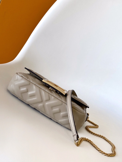 フェンディバッグ内部構造